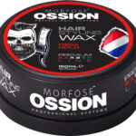 150 mL OSSION WAX MEGA HOLD-behållaren har ett lock med frisörtema med en frisörstång, skäggig man och rakhyveldesign. Idealisk för alla som letar efter exceptionella hårstylingprodukter, den erbjuder mega hållning.